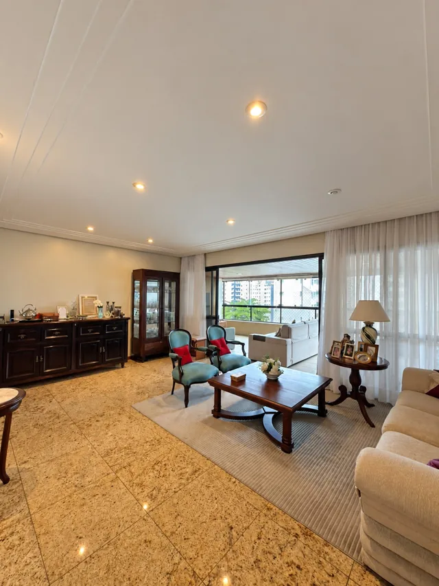 Sala de estar e varanda do apartamento
