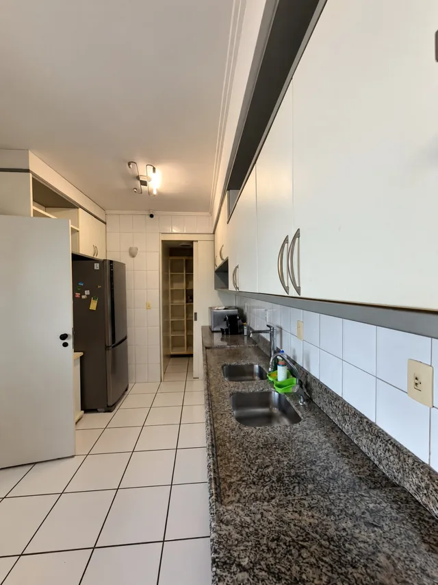 Cozinha com armários